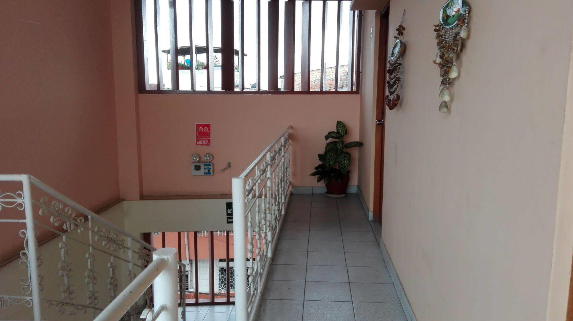 إكيتوس Hostal El Colibri المظهر الخارجي الصورة